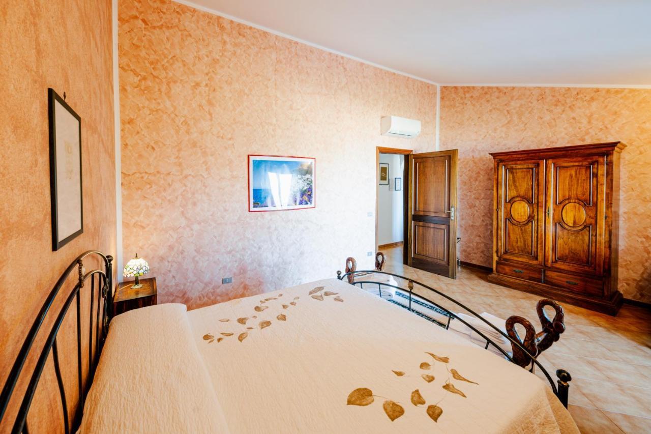 Appartamento Ilaria In Villa Laura Скала Екстериор снимка