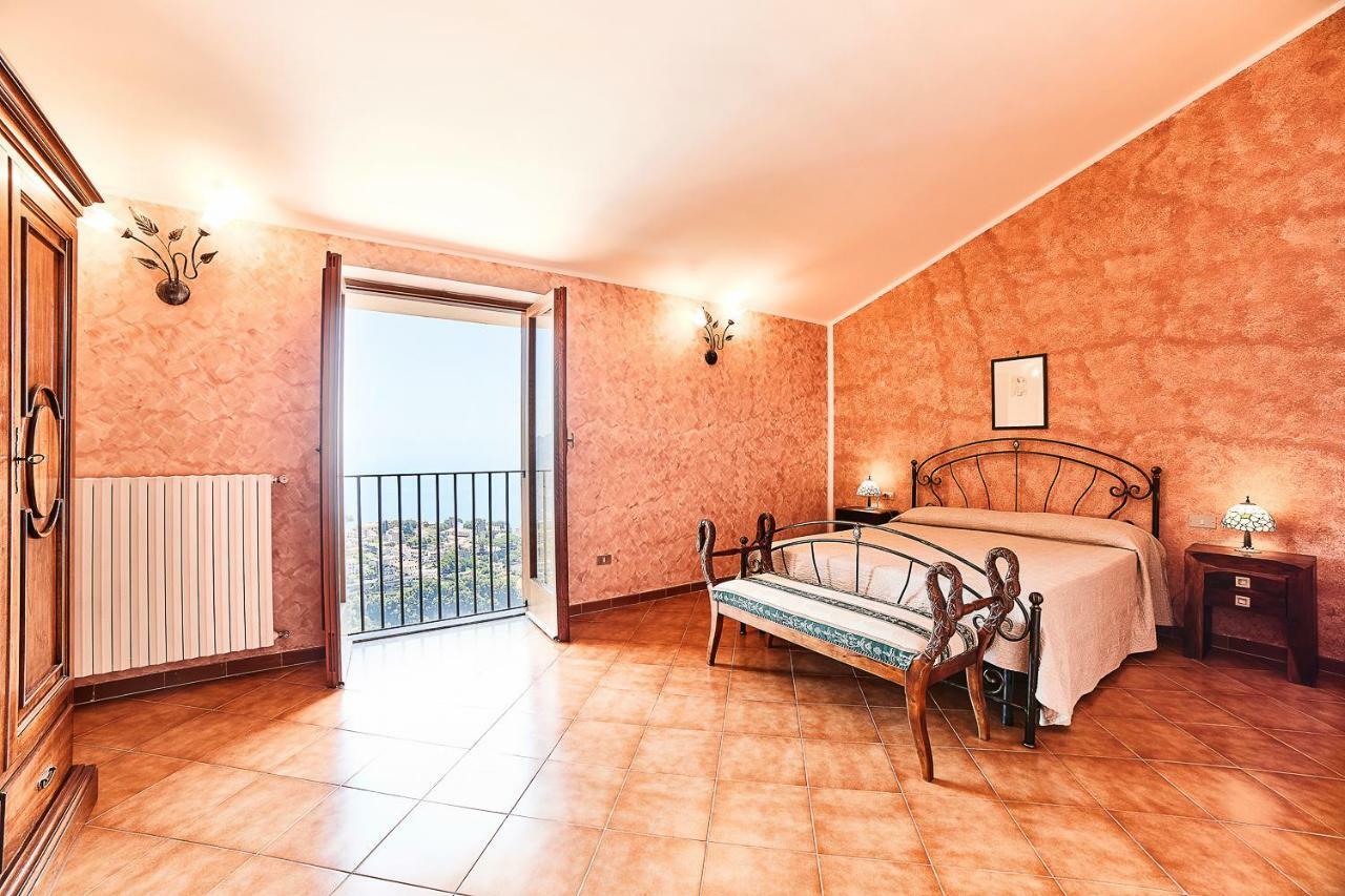 Appartamento Ilaria In Villa Laura Скала Екстериор снимка